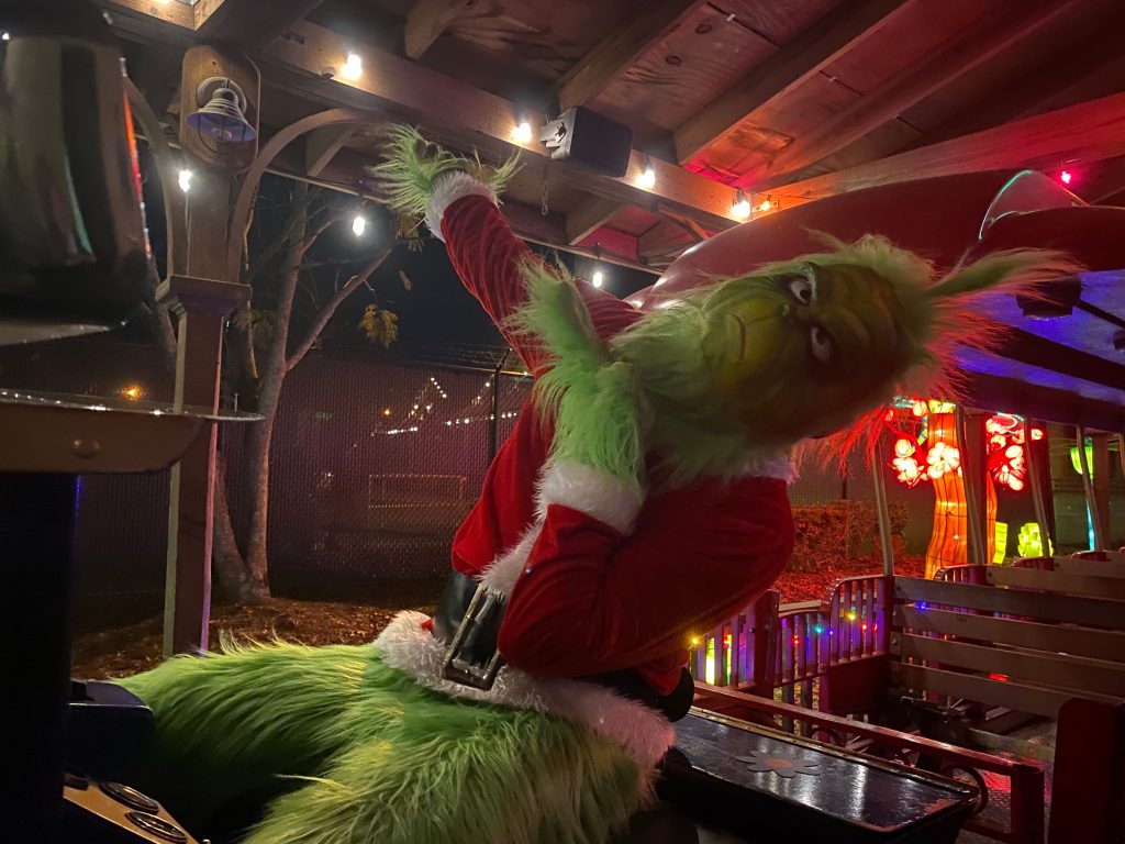 https://luckboxmagazine.com/app/uploads/2020/12/2020-12-21T164908Z_889242174_MT1USATODAY15345192_RTRMADP_3_THE-GRINCH-POSES-FOR-A-PHOTO-ON-THE-TRAIN-AT-THE-HATTIESBURG-1024x768.jpg