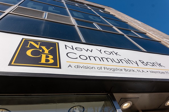 New York Community Bancorp (NYCB)